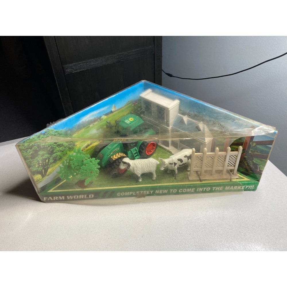 Farm World Tractor House Play Set Number 384 Flashing Enter Farm New in Package